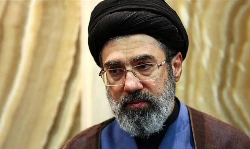 Oberster Führer Irans berät mit Militärchef
